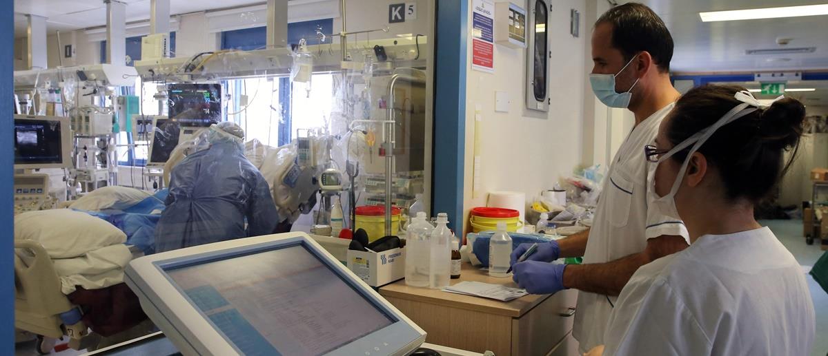 ΓΕΝΙΚΟ ΝΟΣΟΚΟΜΕΙΟ ΛΕΥΚΩΣΙΑΣ ΜΑΧΗ ΓΙΑΤΡΩΝ ΝΟΣΗΛΕΥΤΩΝ ΜΕ ΤΟΝ ΚΟΡΩΝΟΪΟ