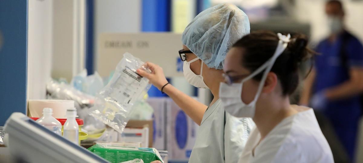 ΓΕΝΙΚΟ ΝΟΣΟΚΟΜΕΙΟ ΛΕΥΚΩΣΙΑΣ ΜΑΧΗ ΓΙΑΤΡΩΝ ΝΟΣΗΛΕΥΤΩΝ ΜΕ ΤΟΝ ΚΟΡΩΝΟΪΟ