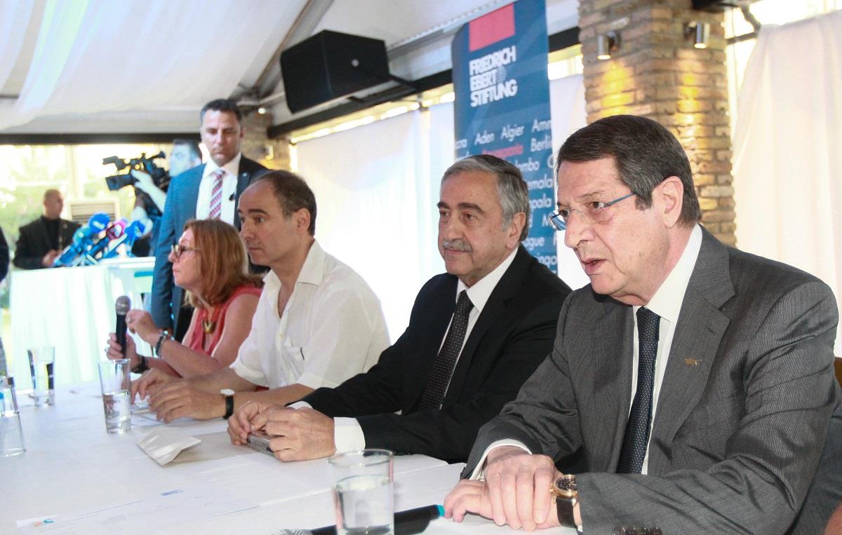 ΟΠρόεδρος της Δημοκρατίας κ. Νίκος Αναστασιάδης εκφωνεί ομιλία σε δικοινοτική εκδήλωση που διοργανώνει η δεξαμενή σκέψης “Cyprus Academic Dialogue”, με θέμα: «Η ζωή σε μια ομοσπονδιακή Κύπρο».