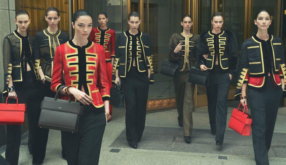 H Bella Hadid πρωταγωνιστεί στη διαφήμηση του οίκου Givenchy