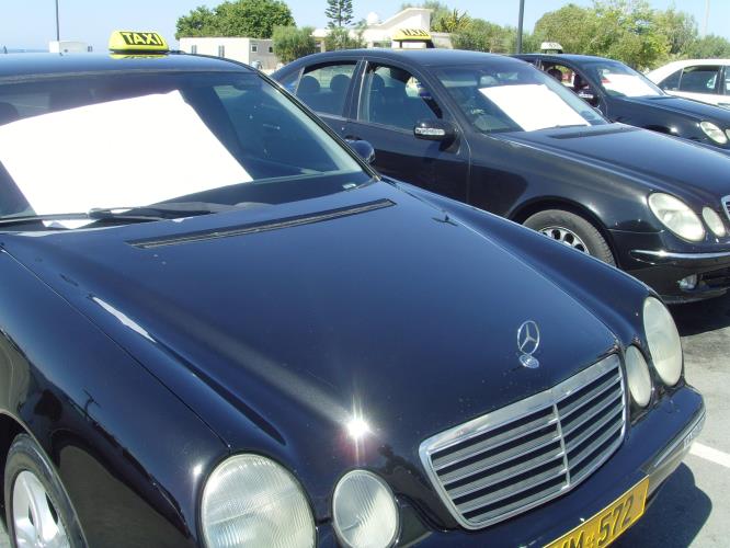 ΣΤΑΣΗ ΕΡΓΑΣΙΑΣ ΟΔΗΓΩΝ ΤΑΞΙ - ΑΕΡΟΔΡΟΜΙΟ ΠΑΦΟΥ