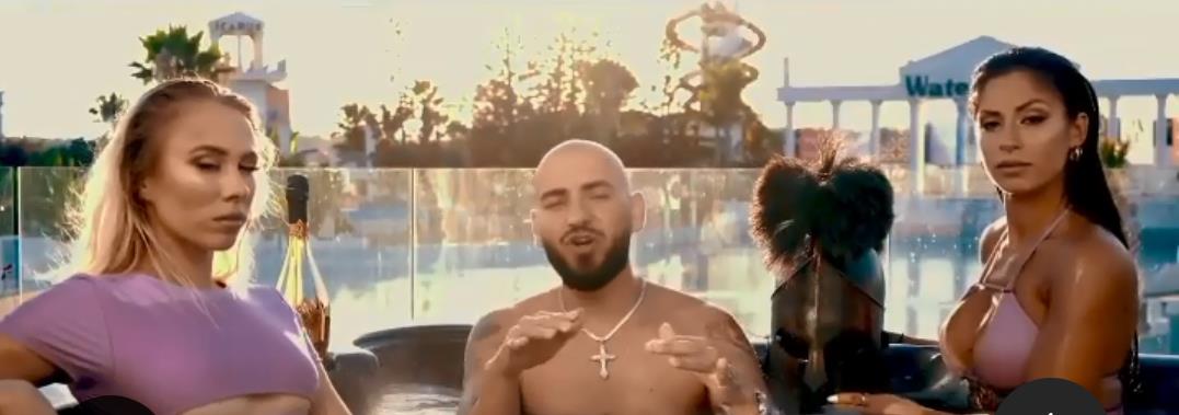 3955022694353917 image