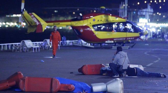 Επίθεση με δεκάδες θύματα στην πόλη Νίκαια της Γαλλίας. Φορτηγό έπεσε με φόρα πάνω σε πολίτες και τουρίστες που γιόρταζαν τη "Μέρα της Βαστίλης".