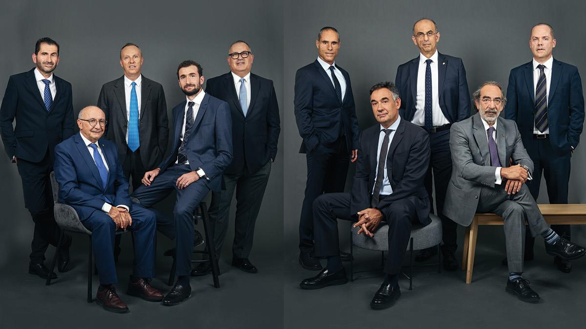 ektelestiki epitropi