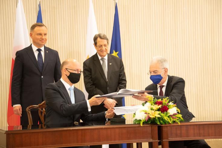 4028547885929336 image