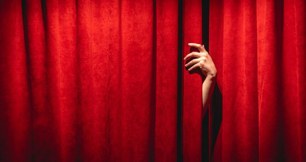 4043087025091463 31-theatro-avlaia