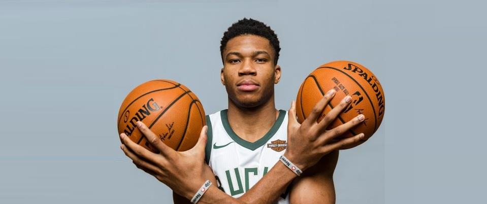 4062815342157706 ΓΙΑΝΝΗΣ ΑΝΤΕΤΟΚΟΥΜΠΟ 111