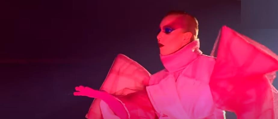 4069824367538549 MAD