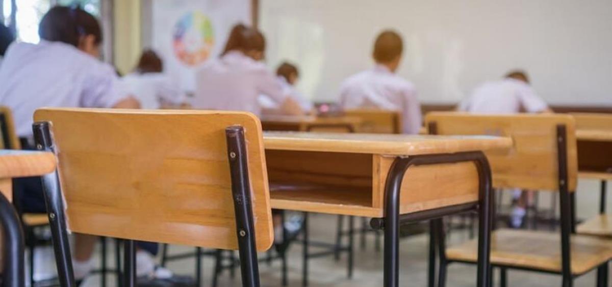 4122806264380579 bigstock-lecture-room-or-school-empty-c-260782132