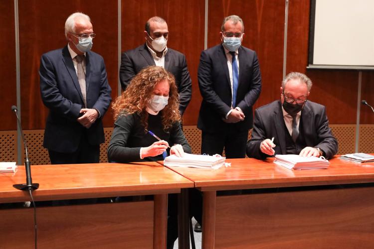 4125251468352372 image