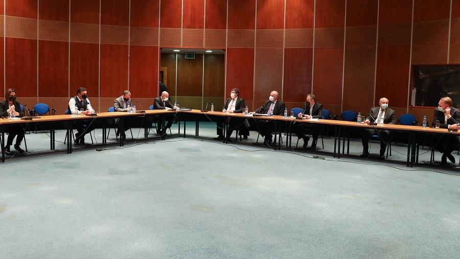 ΠΕΤΡΙΔΗΣ ΤΡΑΠΕΖΕΣ