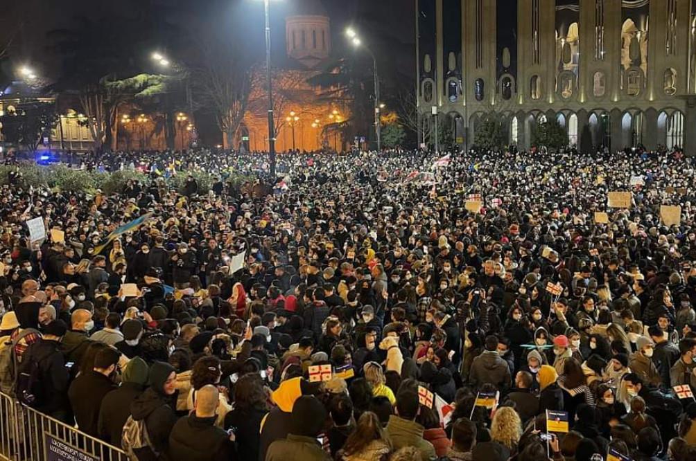 4156569108512000 6756