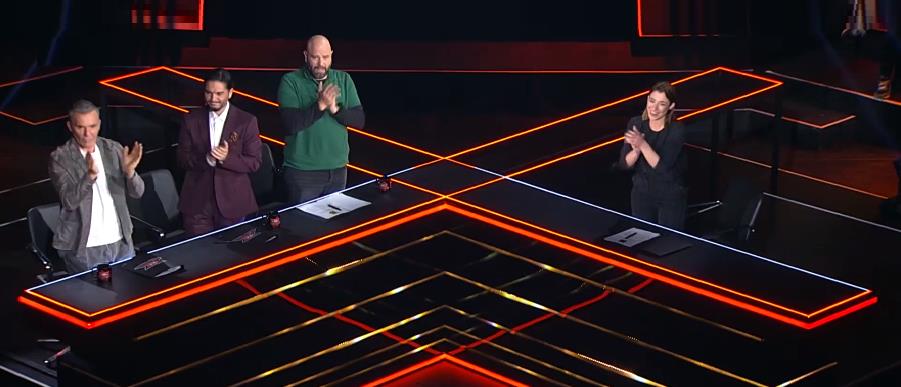 4204524583552429 η δφ