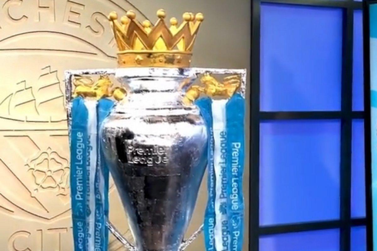 4228692801023407 manchester city trophy