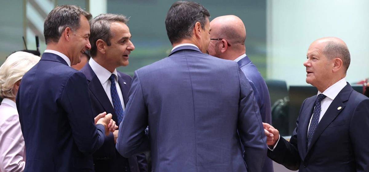 4252578377986462 561