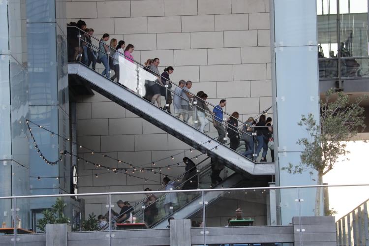 4261501998918360 image