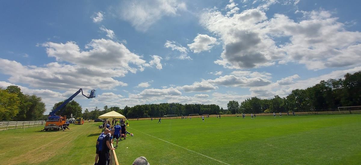 4281662384530600 FYqsVdUX0AI0jX2