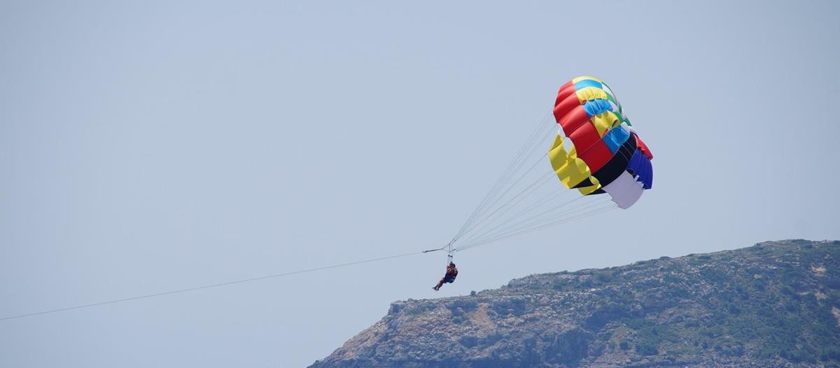 4291331258532000 parasailing-g8e2923240 1920