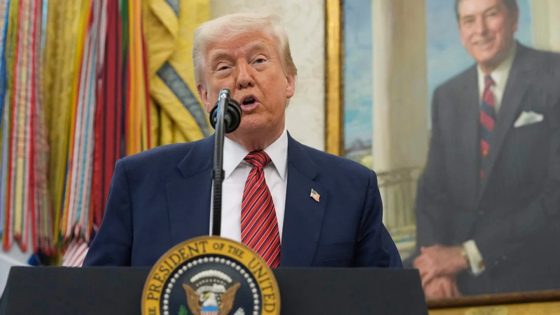 trump-diloseis-oval.jpg