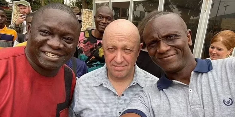 prigozhin-slefies-africanoi.jpg