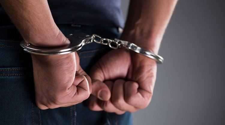 5e7ebde31e3c7_5e7eaa79156c4_arrest-2