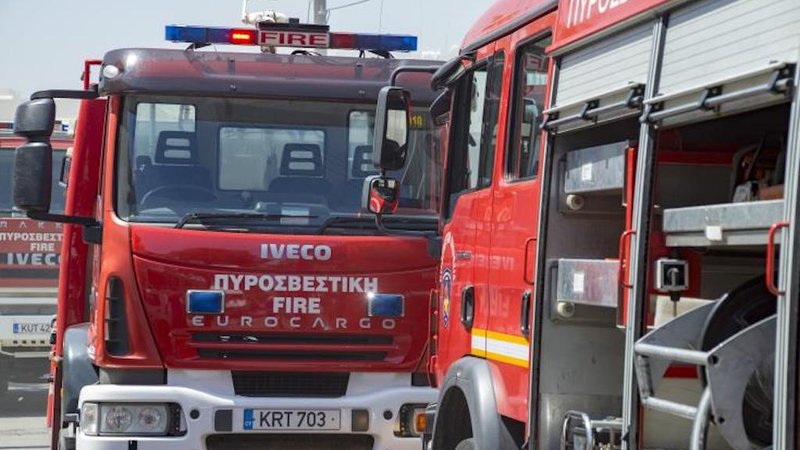 200123090758_fire-pyrosvestiko-car-cyprus-01_ID_1619536