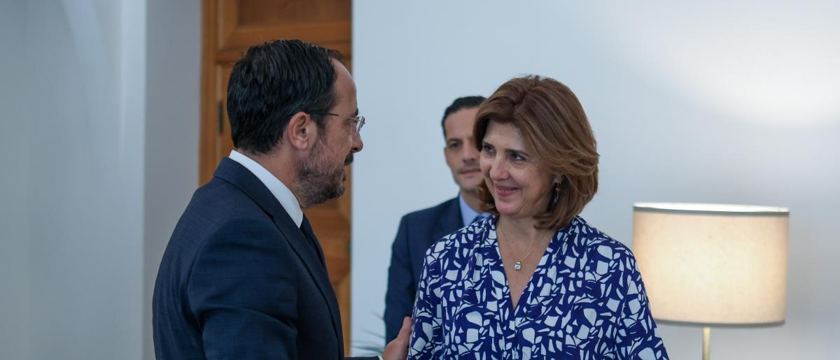 Ενημερώνει τον ΓΓ για την κατάσταση και το κλίμα ενόψει τριμερούς η Ολγκίν