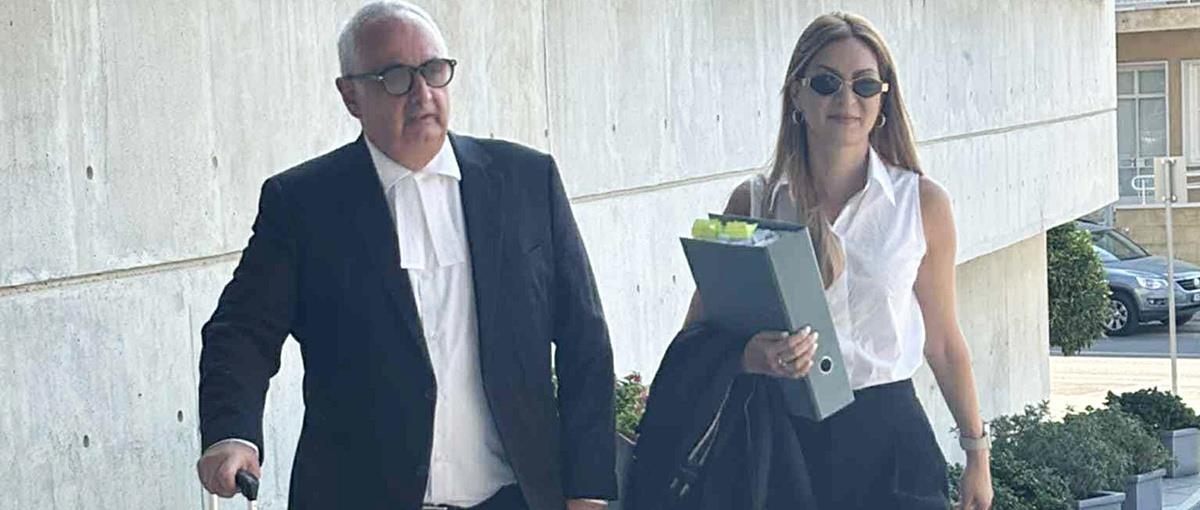 Αρχίζει η νομική μάχη για την απόλυση Βαρωσιώτου-Ξεκινά η εκδίκαση της κυρίως ένστασης στο Συνταγματικό