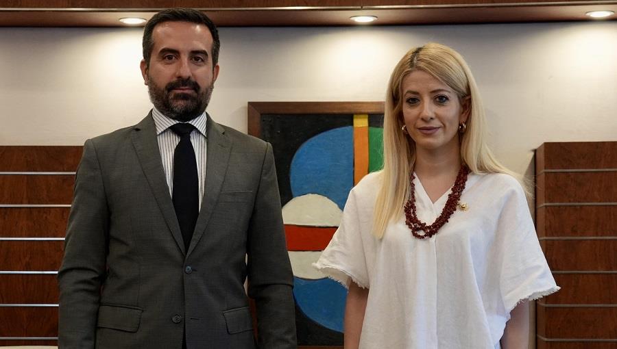 συναντης