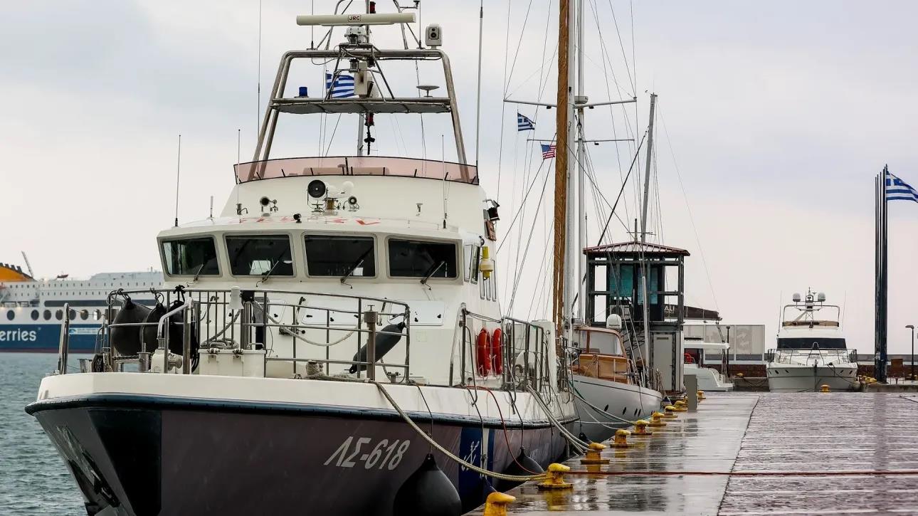 Συνέλαβαν δύο Ρουμάνους για κατασκοπεία στην Ελλάδα-Είχαν φωτογραφίσει το ναυτικό οχυρό Σαλαμίνας