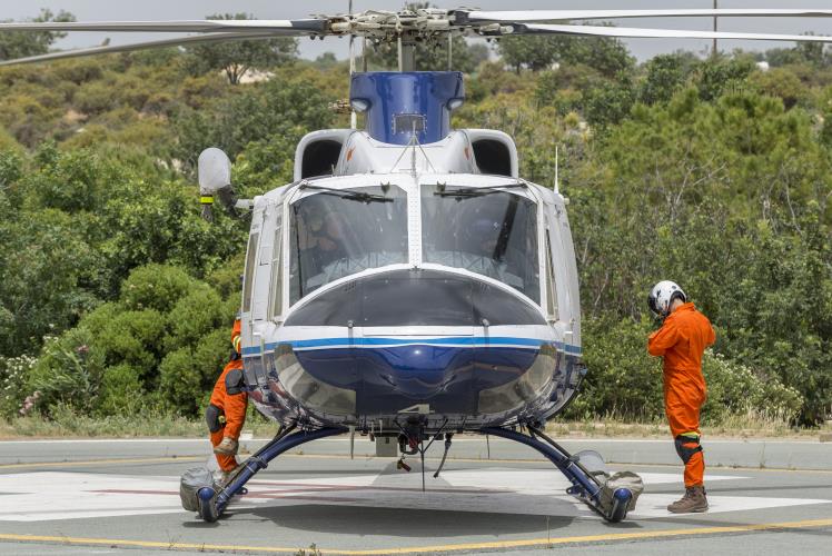 Τον τραυματία αστυνομικό επισκέφθηκαν το πρωί ο Πρόεδρος της Δημοκρατίας, ο Υπουργός Δικαιοσύνης και ο Αρχηγός Αστυνομίας.