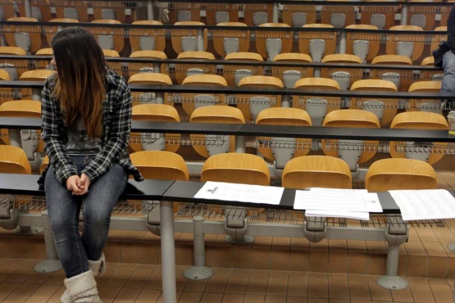 ΠΕΡΙΣΣΟΤΕΡΟΥΣ ΞΕΝΟΥΣ ΦΟΙΤΗΤΕΣ