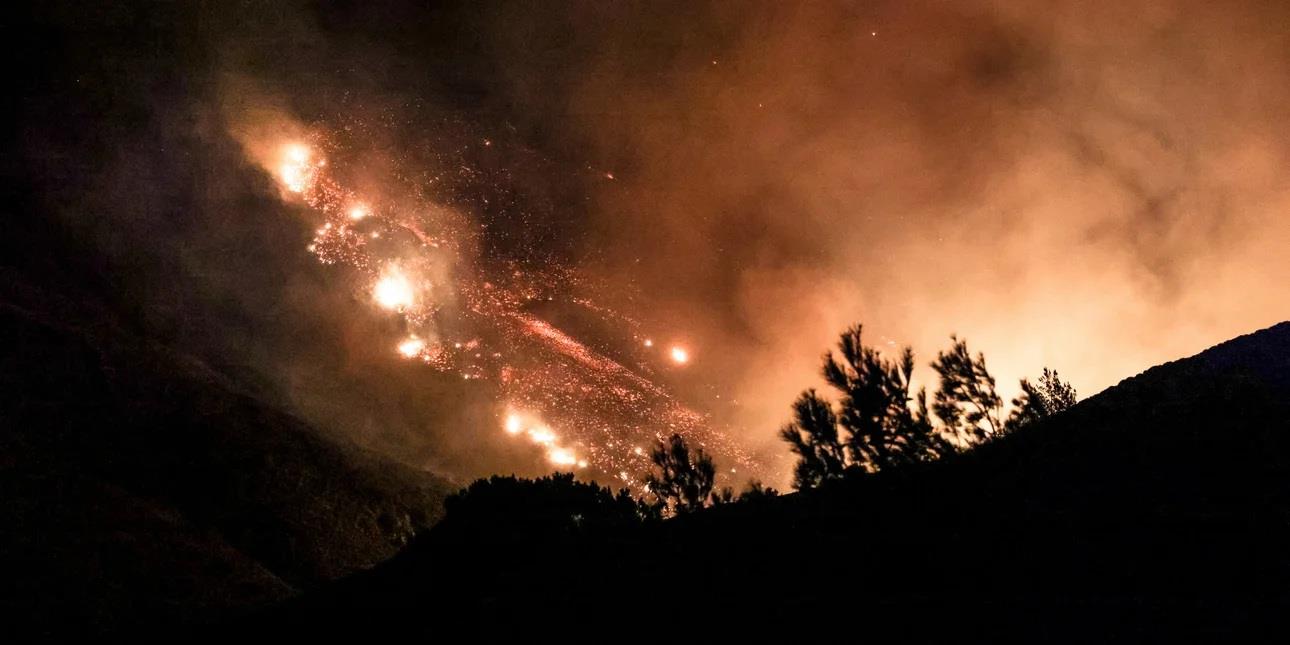 Δύσκολη νύχτα σε Πάτρα και Χίο-Περιορίστηκαν τα πύρινα μέτωπα σε Πρέβεζα, Ζάκυνθο και Κεφαλονιά