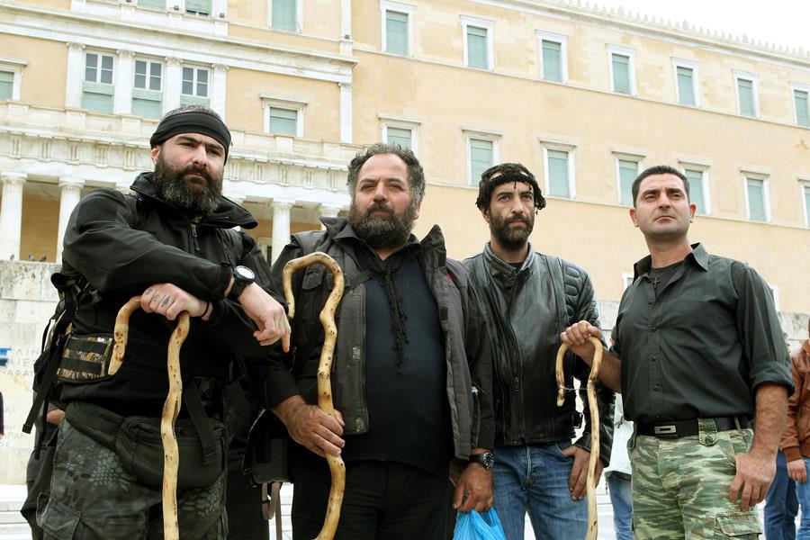 ΑΓΡΟΤΕΣ ΣΥΓΚΕΝΤΡΩΣΗ ΔΙΑΜΑΡΤΥΡΙΑΣ ΣΤΟ ΣΥΝΤΑΓΜΑ
