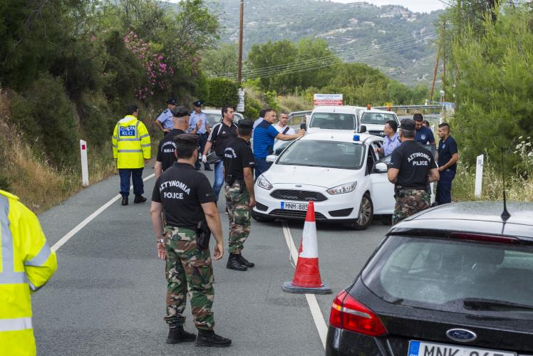 Συνελήφθη, μετά από καταδίωξη, ο 38χρονος Ηλίας Μούζος, ο οποίος καταζητείτο για την απόπειρα φόνου εναντίον δυο αστυνομικών.
