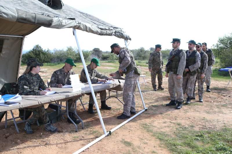 Μέσω SMS η ενημέρωση εφέδρων και εθνοφυλάκων για τις παρουσιάσεις στο στρατό-Τι αλλάζει