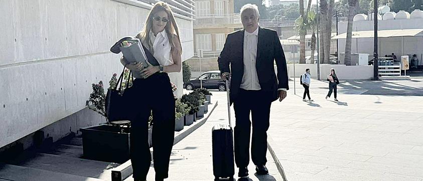 Ζητά εξαίρεση του Προέδρου και άλλων δύο μελών του Ανωτάτου από την εκδίκαση της ένστασης η πλευρά Βαρωσιώτου Ζητά εξαίρεση του Προέδρου και άλλων δύο μελών του Ανωτάτου από την εκδίκαση της ένστασης η πλευρά Βαρωσιώτου
