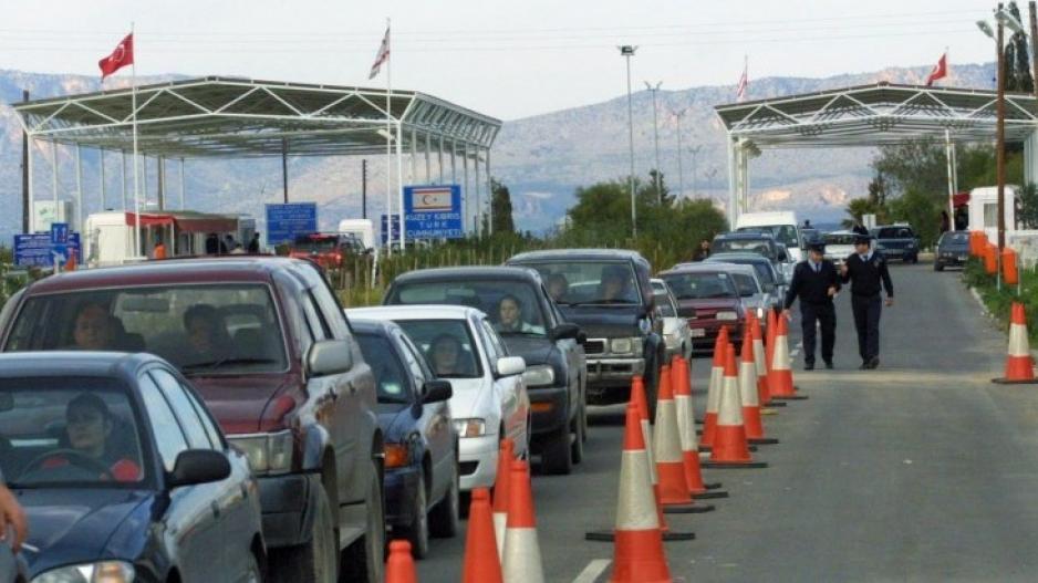 Σε μεγάλες ουρές και πολύωρη αναμονή στα οδοφράγματα το Σαββατοκύριακο αναφέρεται ο τ/κ Τύπος Σε μεγάλες ουρές και πολύωρη αναμονή στα οδοφράγματα το Σαββατοκύριακο αναφέρεται ο τ/κ Τύπος