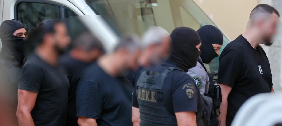 Νέες αποκαλύψεις για το κύκλωμα στην Κρήτη-Εκβίαζαν κληρικό με ροζ αποκαλύψεις για οικόπεδο «φιλέτο» Νέες αποκαλύψεις για το κύκλωμα στην Κρήτη-Εκβίαζαν κληρικό με ροζ αποκαλύψεις για οικόπεδο «φιλέτο»