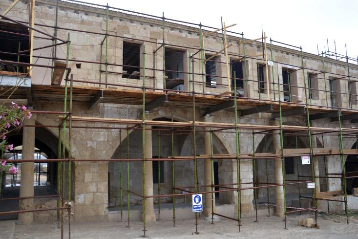μονη
