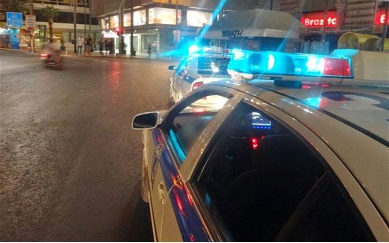 ΠΕΤΑΞΕ ΤΑ ΝΑΡΚΩΤΙΚΑ ΑΠΟ ΤΟ ΠΑΡΑΘΥΡΟ