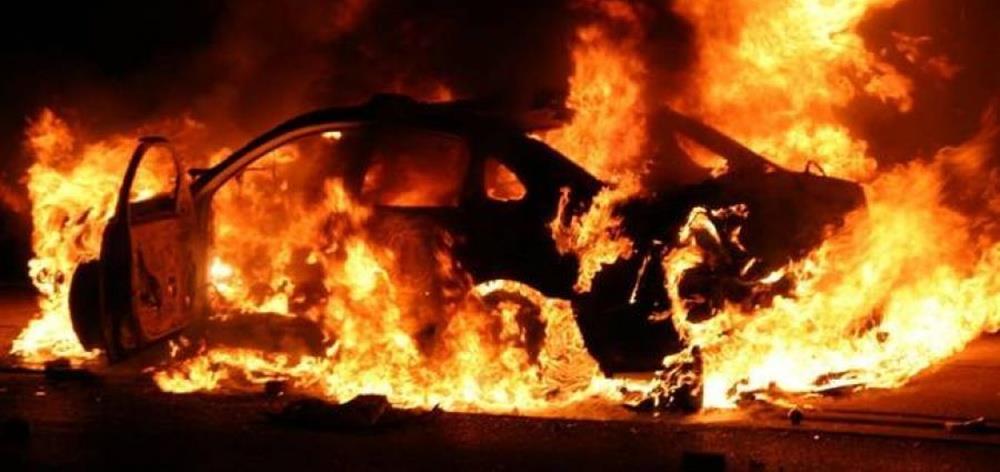 Χειροπέδες σε δύο για τον εμπρησμό οχήματος 29χρονου στα Πολεμίδια Χειροπέδες σε δύο για τον εμπρησμό οχήματος 29χρονου στα Πολεμίδια