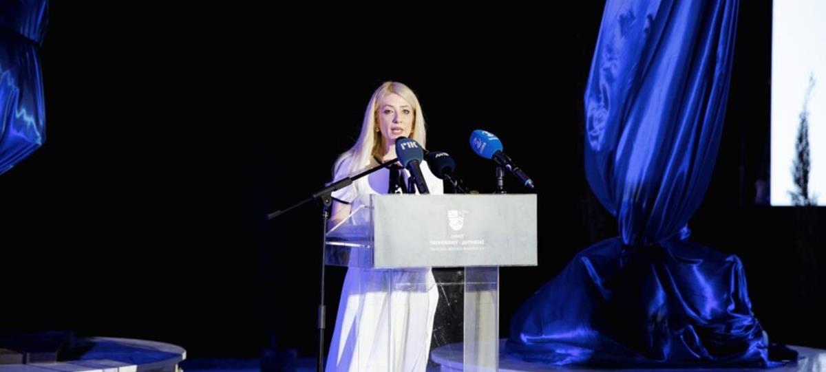 Φουντώνει η αντιπαράθεση για τους «απέναντι»-«Τρίβγκεται στη βέρκα ο ΔΗΣΥ, θέλει ΔΔΟ κάποιες μέρες την εβδομάδα;» Φουντώνει η αντιπαράθεση για τους «απέναντι»-«Τρίβγκεται στη βέρκα ο ΔΗΣΥ, θέλει ΔΔΟ κάποιες μέρες την εβδομάδα;»
