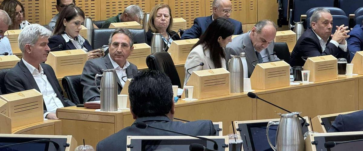 Πεδίο μάχης η Βουλή, Γρηγορίου και βουλευτές αντάλλαξαν πυρά-«Δεν δικαιούστε ως ΓΔ να φύγετε μόνος σας»