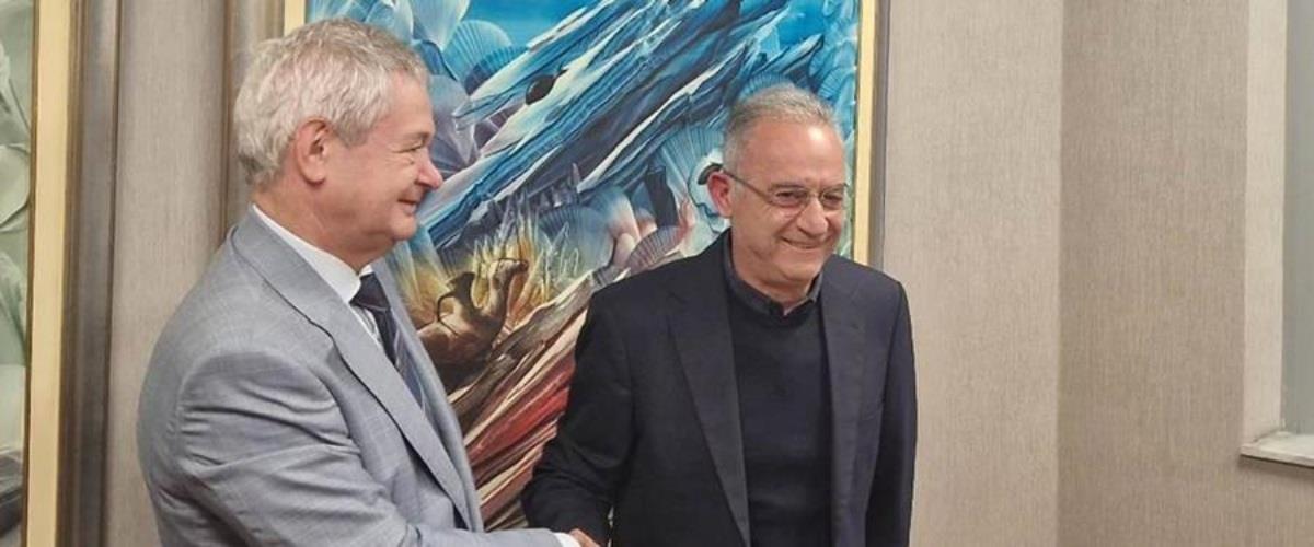 Διαψεύδει ο ΔΗΣΥ ότι έδωσε το μητρώο του στο ΑΚΕΛ αλλά δηλώνει πως «δεν είναι υπόλογος για τις πράξεις κανενός»