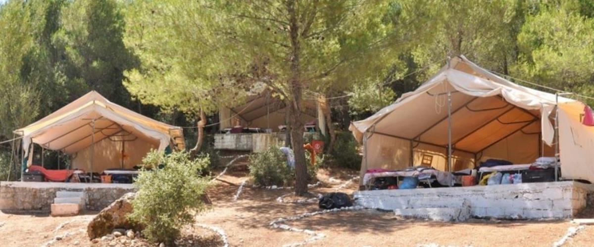 Γεμίζουν οι κατασκηνωτικοί χώροι-Το κόστος, η διαθεσιμότητα και η εναλλακτική επιλογή για δωμάτιο