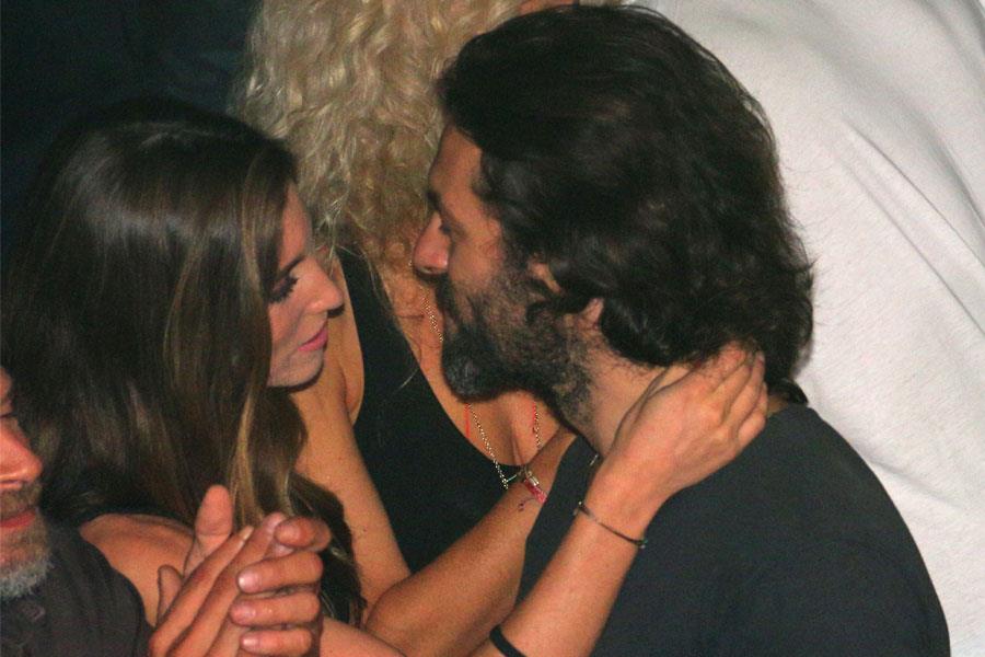 Ήταν όλο αγκαλιές και χάδια 