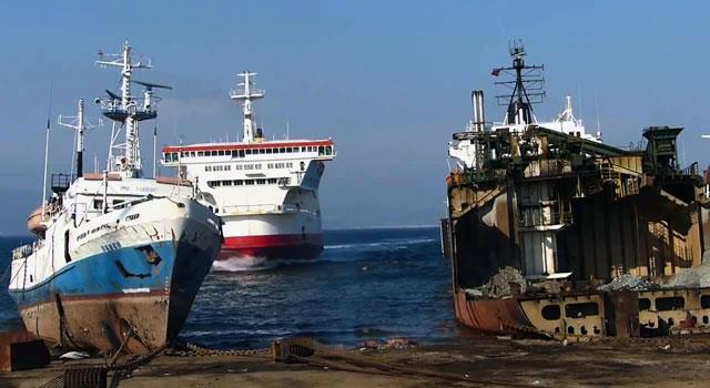 SHIP SCRAPYARD