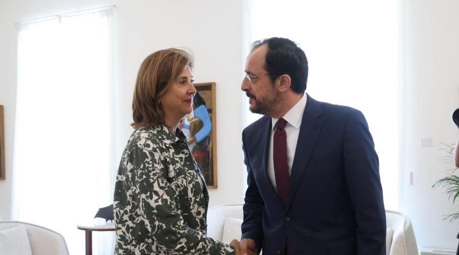 Ξανά στην Κύπρο η ειδική αντιπρόσωπος των Ηνωμένων Εθνών-Χωριστές συναντήσεις με τους δυο ηγέτες Ξανά στην Κύπρο η ειδική αντιπρόσωπος των Ηνωμένων Εθνών-Χωριστές συναντήσεις με τους δυο ηγέτες