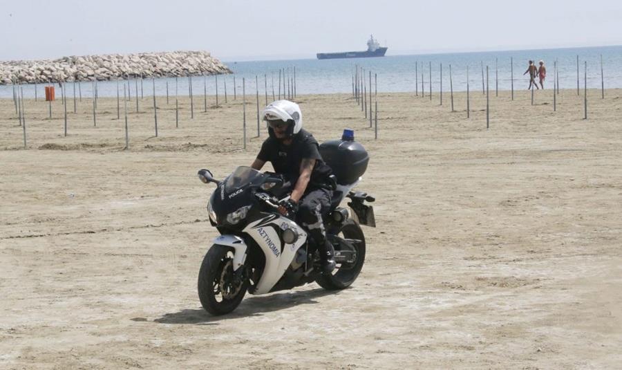 Συνελήφθη 22χρονος για κλοπή τσάντας από την παραλία Συνελήφθη 22χρονος για κλοπή τσάντας από την παραλία
